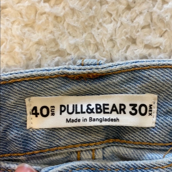 Cute jean shorts with flower design - Picture 3 of 3